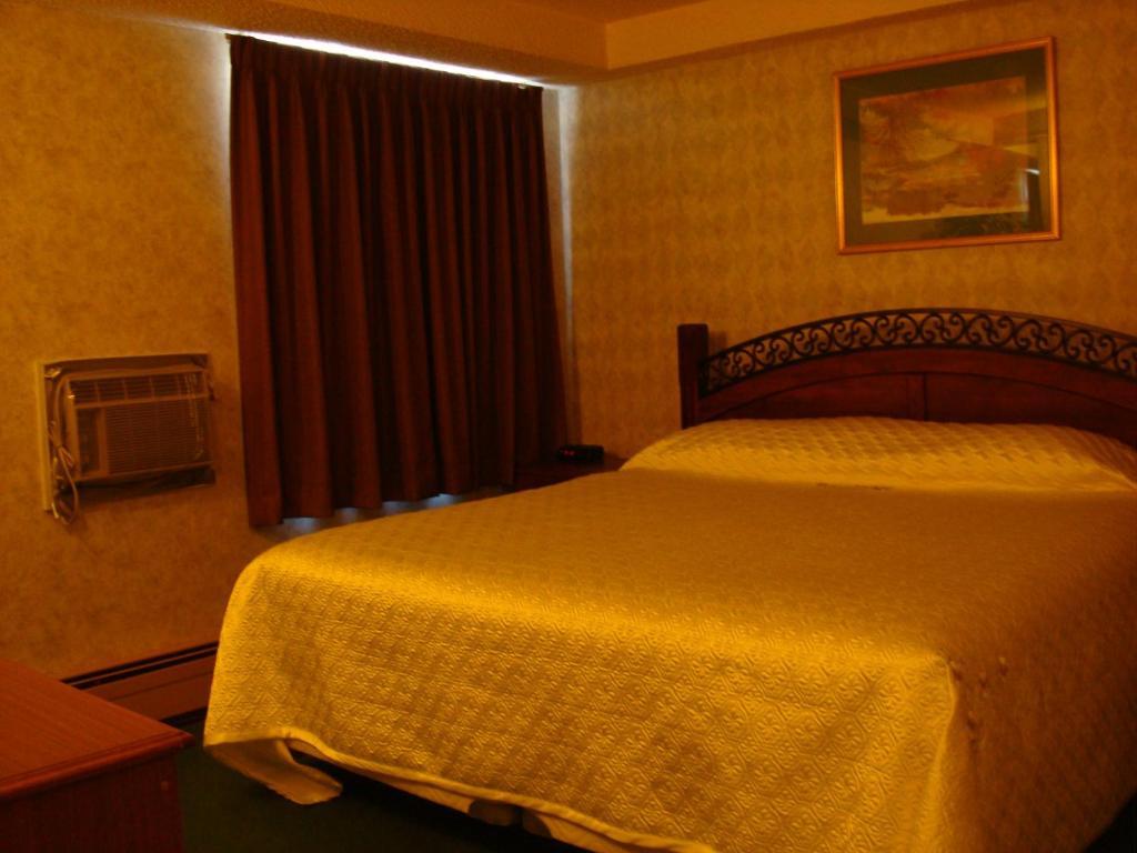 Blue Bird Hotel Melfort Room photo